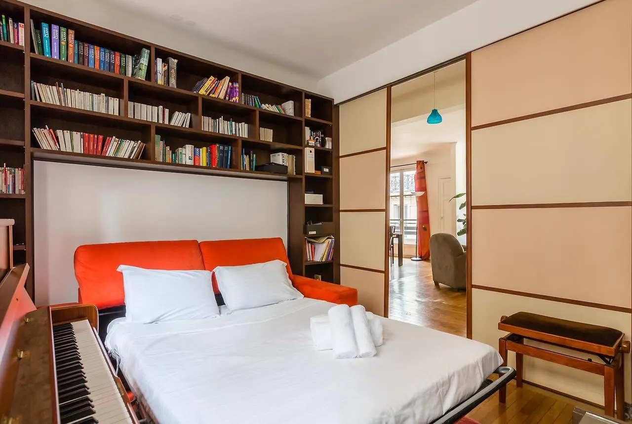 Veeve - Luxembourg Chic Apartment Paris