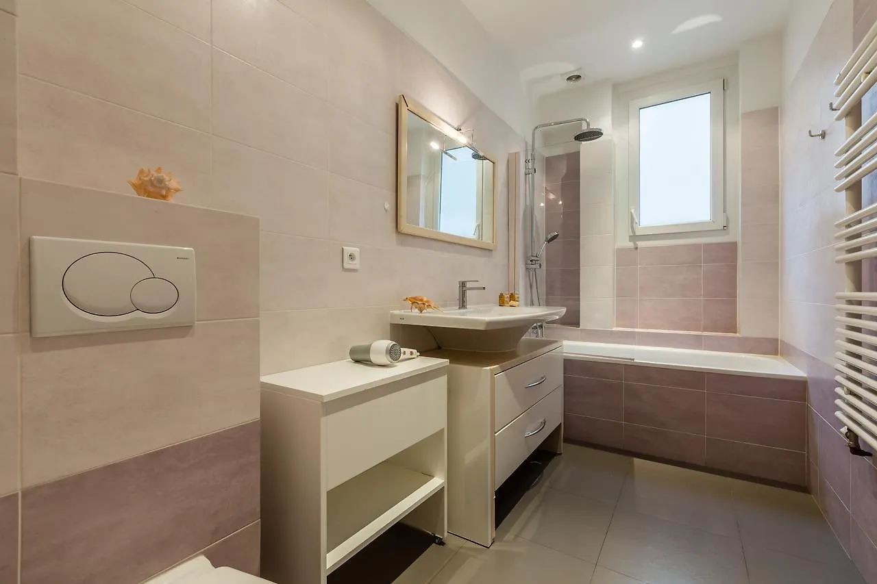 Veeve - Luxembourg Chic Apartment Paris