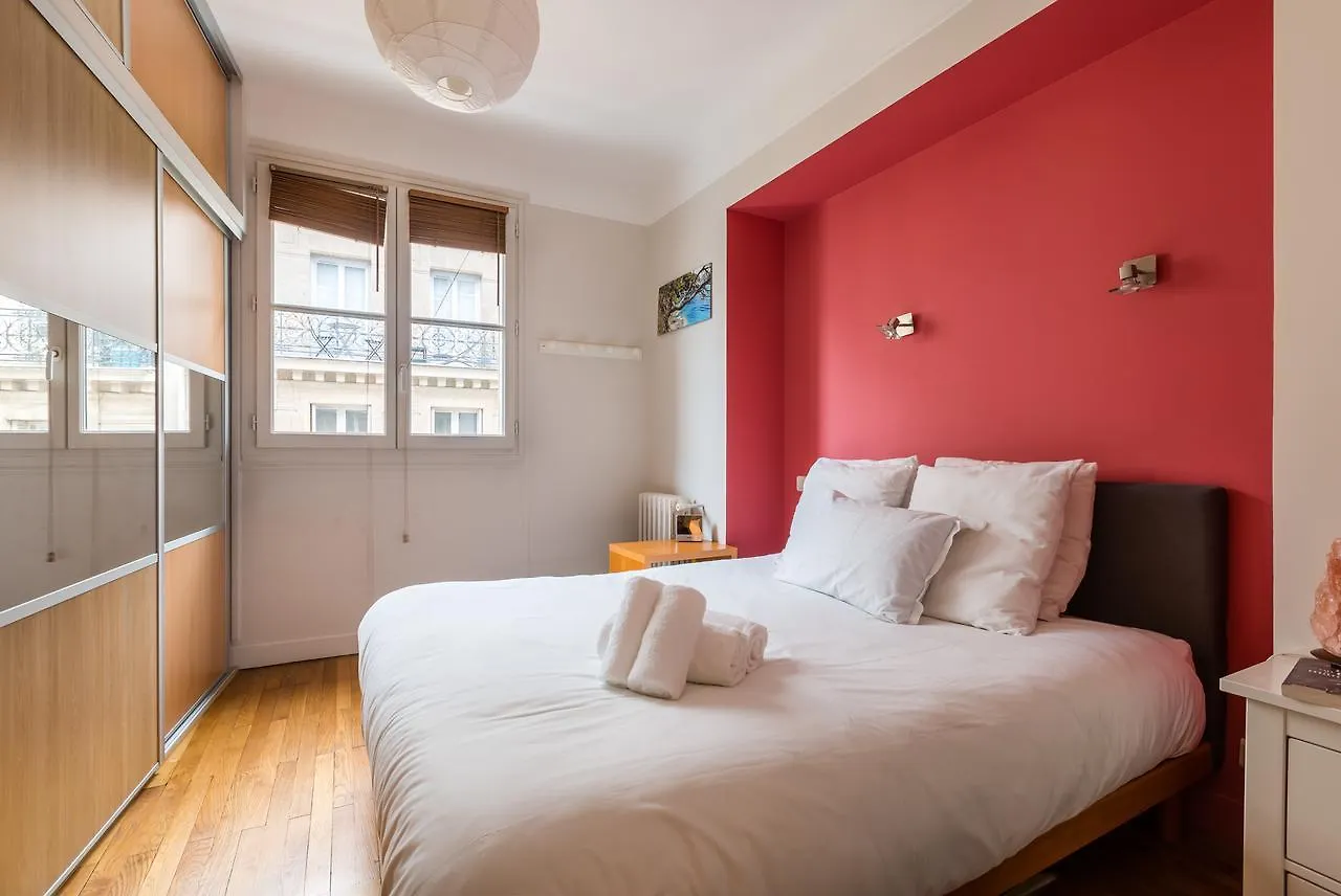 Veeve - Luxembourg Chic Paris